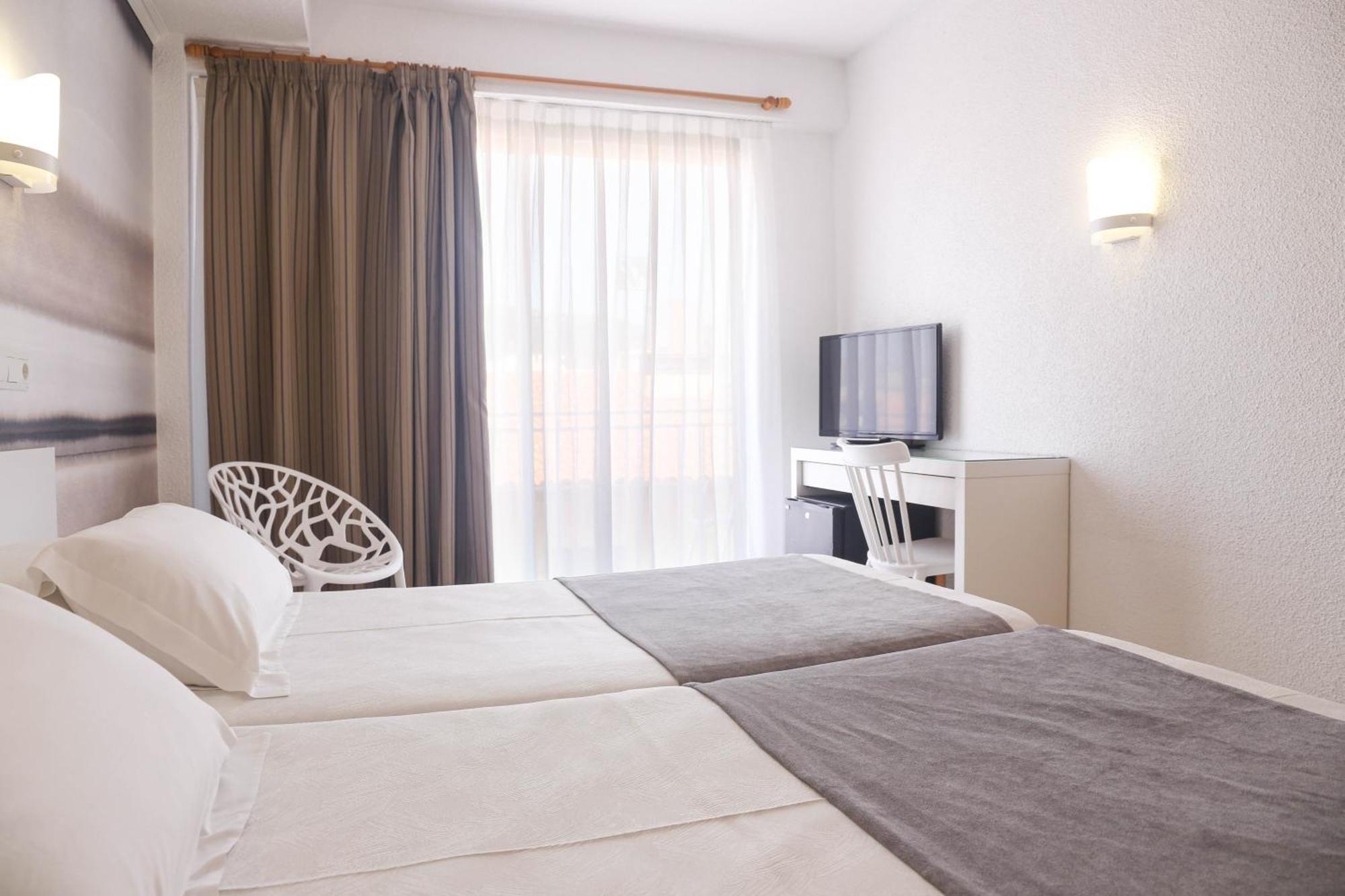 Kaktus Hotel Volga - Adults Recommended Calella Eksteriør billede